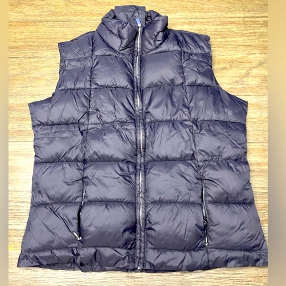 INSO Collection Black Quilted Puffer Vest, Extremely Soft, Youth Size XL - Picture 8 of 10